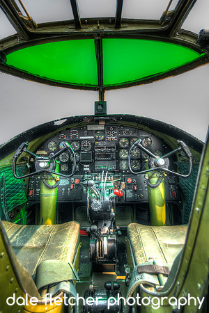 4891 B25 Cockpit