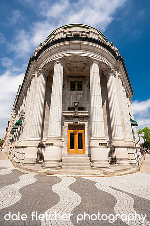 7121 Distorted Building